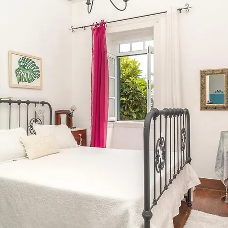 Chalet Cyane & Vigo's Cottage, Caminho Do Massapez, N.º40