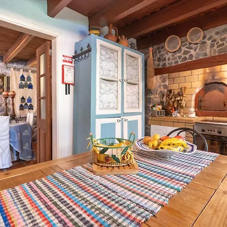 Cyane & Vigo's Cottage, Caminho Do Massapez, N.º40 Chalet Arco da Calheta (Madeira)