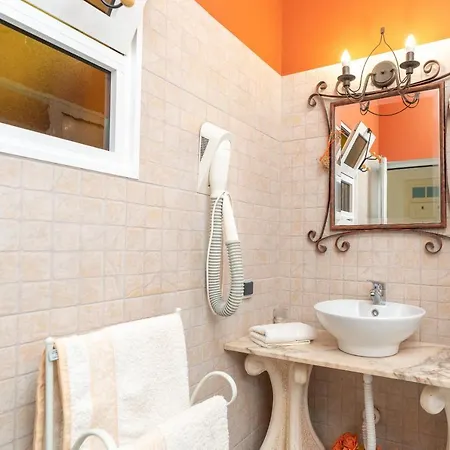 Chalet Cyane & Vigo's Cottage, Caminho Do Massapez, N.º40 *