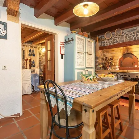 Cyane & Vigo's Cottage, Caminho Do Massapez, N.º40